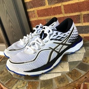 ASICS cumulus running shoes